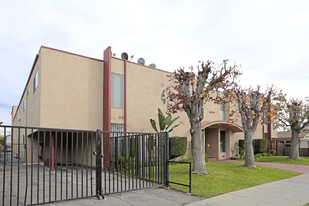 1030 Lakme Ave Apartments