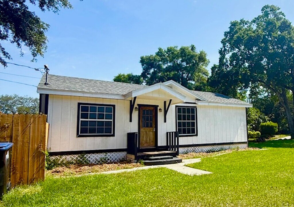 2215 Vine St in Orlando, FL - Building Photo