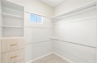 18 S 25th St in McAllen, TX - Building Photo - Building Photo