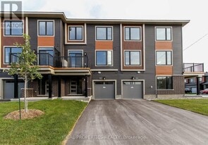 702 Doneraile Walk in Ottawa, ON - Building Photo