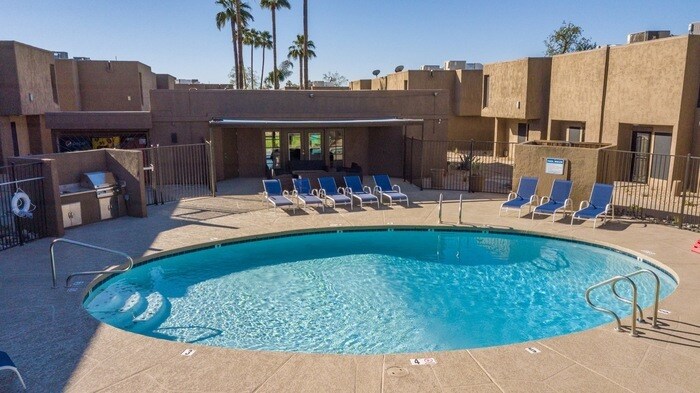 6020 W Oregon Ave in Glendale, AZ - Building Photo