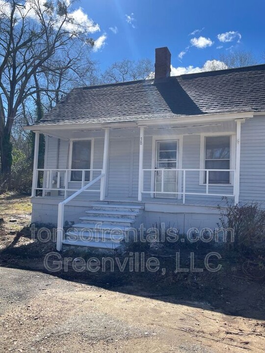 388 Carney St in Drayton, SC - Foto de edificio