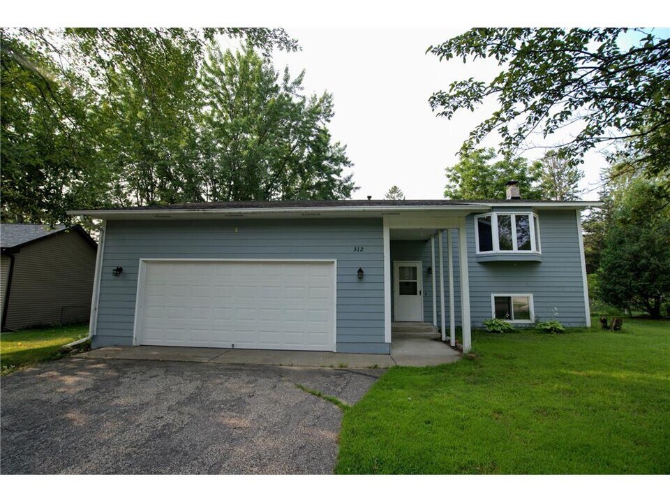 312 8th St N in Sartell, MN - Building Photo