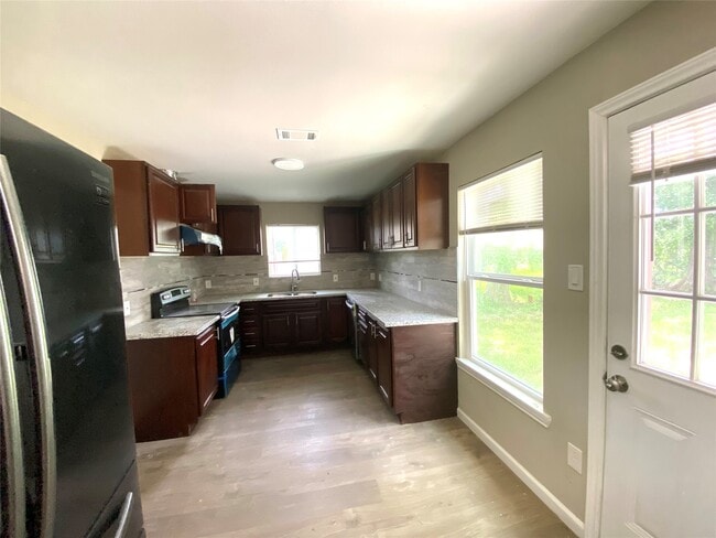 property at 4411 Buena Vista St