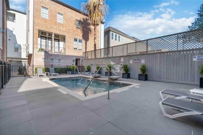 property at 1030 Live Oak St