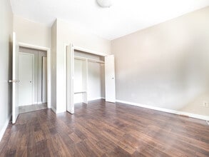 Creston House in Edmonton, AB - Building Photo - Building Photo