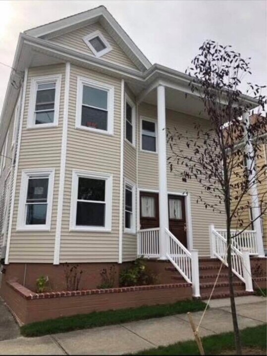 338 Shaw St, Unit 1st Floor in New Bedford, MA - Building Photo