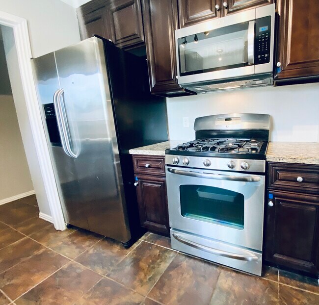 1912-laurel-ln-apartments-and-nearby-plano-apartments-for-rent-plano-tx