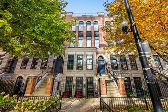 363 W Superior St in Chicago, IL - Building Photo - Building Photo