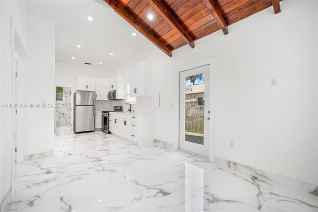 2512 SW 14th St in Miami, FL - Building Photo - Building Photo