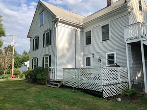27 Pleasant St in Middleton, MA - Foto de edificio - Building Photo