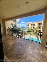 2351 Lakeview Dr in Sebring, FL - Foto de edificio - Building Photo
