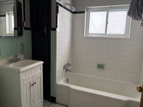 5308 2nd Ave in Vienna, WV - Building Photo - Building Photo