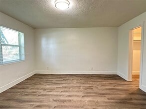 1821 Thomas St in Hollywood, FL - Building Photo - Building Photo