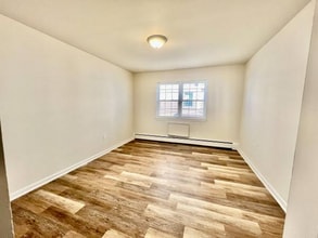 383 12th Ave in Paterson, NJ - Building Photo - Building Photo