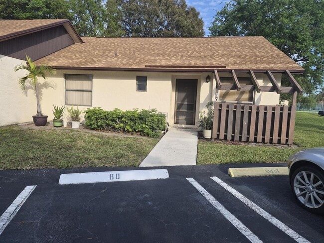 property at 80 Via de Casas Norte