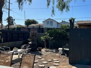 8208 Truxton Ave, Unit 8208 Truxton Ave in Los Angeles, CA - Building Photo - Building Photo