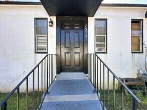 6377 Lamar Dr in Jacksonville, FL - Building Photo - Building Photo