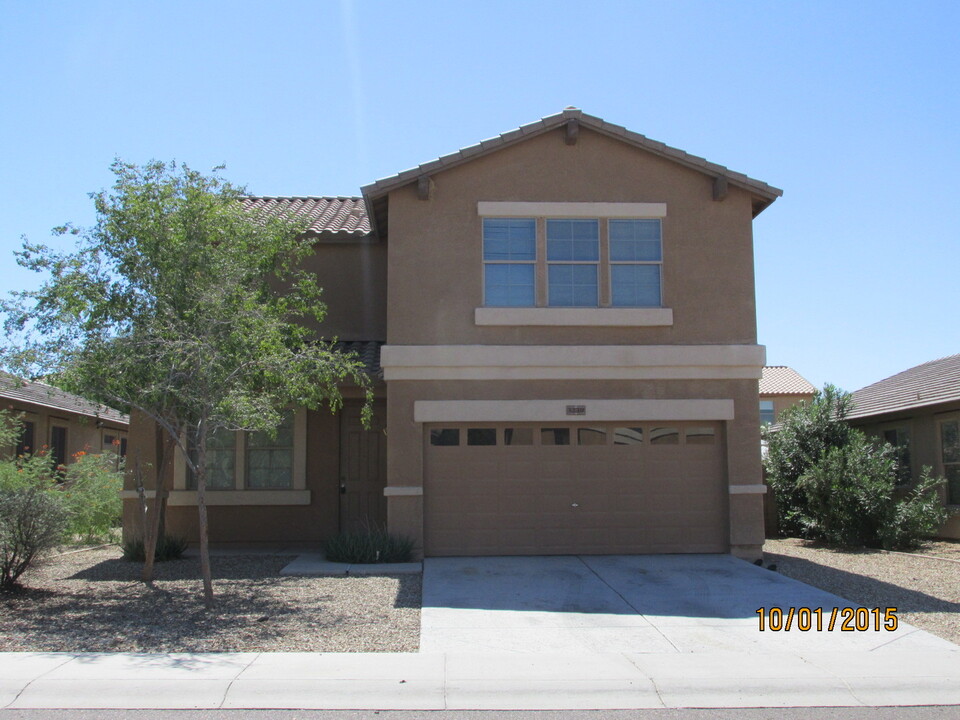 3239 W St Anne Ave in Phoenix, AZ - Foto de edificio