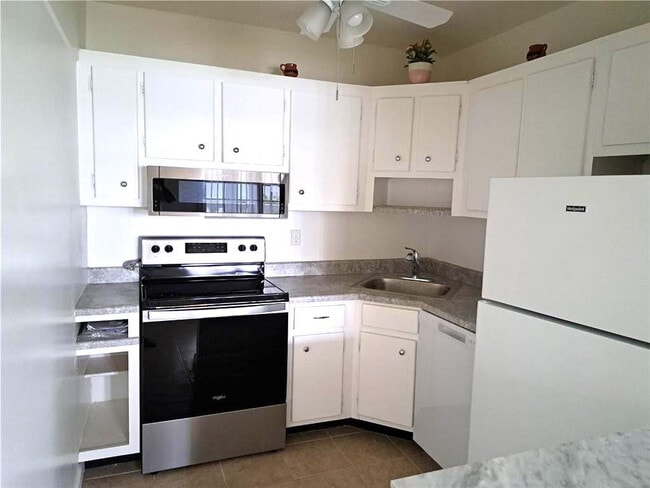 2455 NE 51st St in Fort Lauderdale, FL - Building Photo - Building Photo