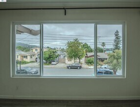 3639 Patterson Ave in Oakland, CA - Building Photo - Building Photo