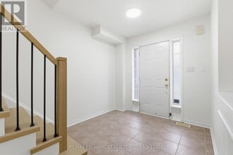 481 Jim Barber Ct in Newmarket, ON - Building Photo - Building Photo