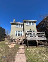 1127 E 3rd St in Duluth, MN - Building Photo