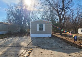 87 Deerwood Park in Centralia, IL - Building Photo - Building Photo