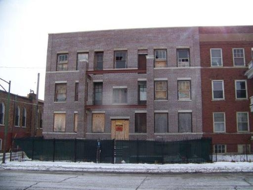 855 E 64th St in Chicago, IL - Building Photo