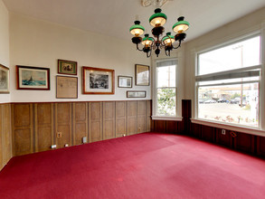 1902 Broadway in Alameda, CA - Building Photo - Interior Photo