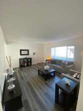 Vistan Apartments in Chula Vista, CA - Building Photo - Building Photo