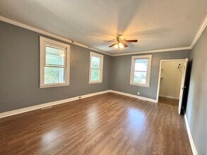 72 New Haven Ave in Derby, CT - Building Photo - Building Photo