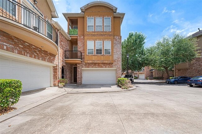 property at 24 Versante Ct