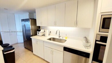 1800 NE 114th St in Miami, FL - Building Photo - Building Photo
