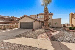 6398 Franklin Summit Drive in El Paso, TX - Building Photo
