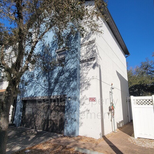 6054 Gibson Ave in Tampa, FL - Building Photo - Building Photo