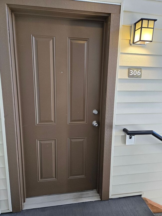 11845 NW Stone Mountain Ln in Portland, OR - Building Photo - Building Photo