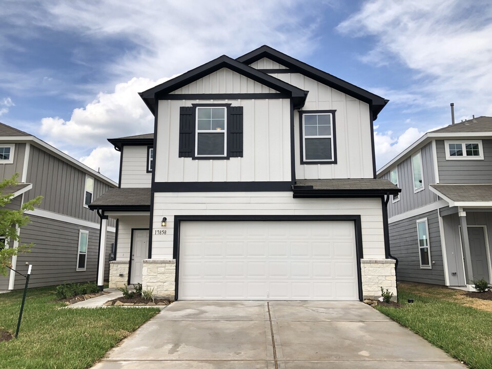 17858 Plow Horse Ln in Hockley, TX - Building Photo