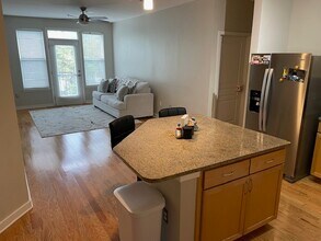 3000 Vanderbilt Pl, Unit 413 in Nashville, TN - Building Photo - Building Photo