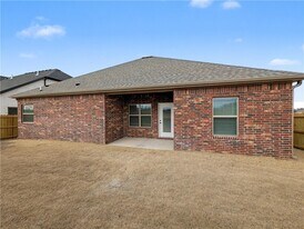 6807 SW Basswood Ave in Bentonville, AR - Building Photo