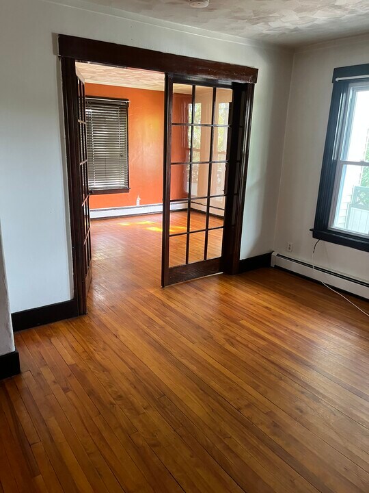 33 Chestnut St in Southbridge, MA - Foto de edificio