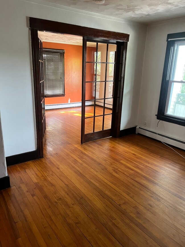 33 Chestnut St, Unit 2