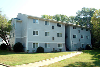 Woodland Crossing in Richmond, VA - Building Photo - Building Photo