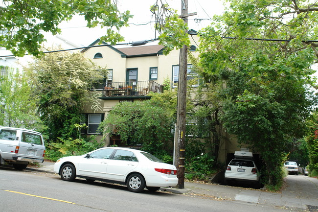 2540 Le Conte Ave in Berkeley, CA - Building Photo - Building Photo