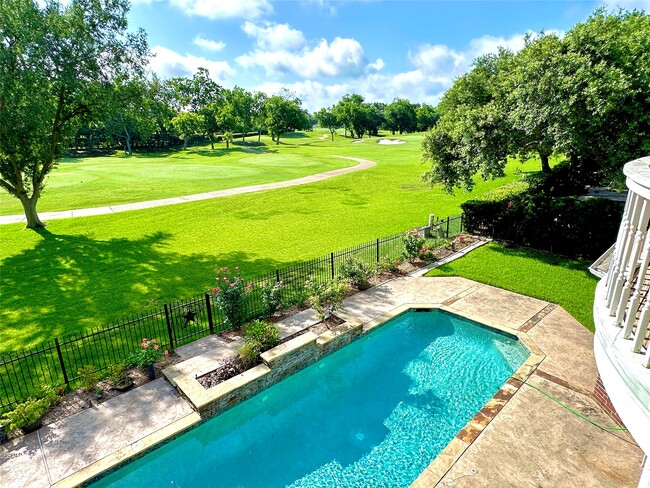 3311 Oakland Dr
