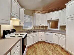 1206 Saura Ct in Fuquay Varina, NC - Building Photo - Building Photo