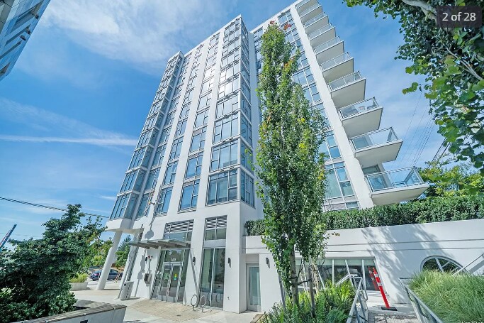 2435 Kingsway in Vancouver, BC - Building Photo