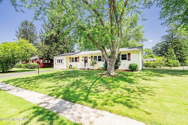 property at 6 Redwood Rd