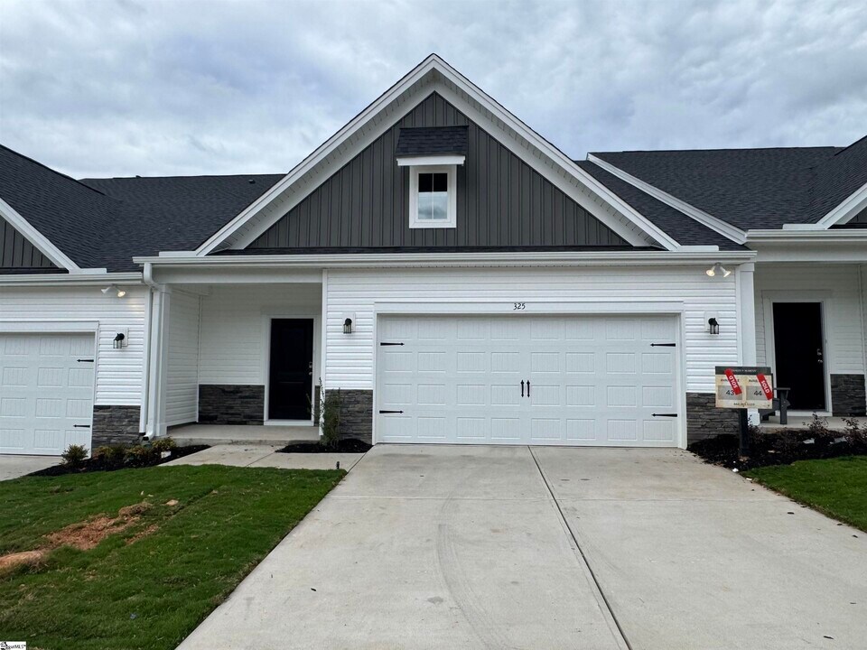 325 Gooding Trl in Greenville, SC - Building Photo