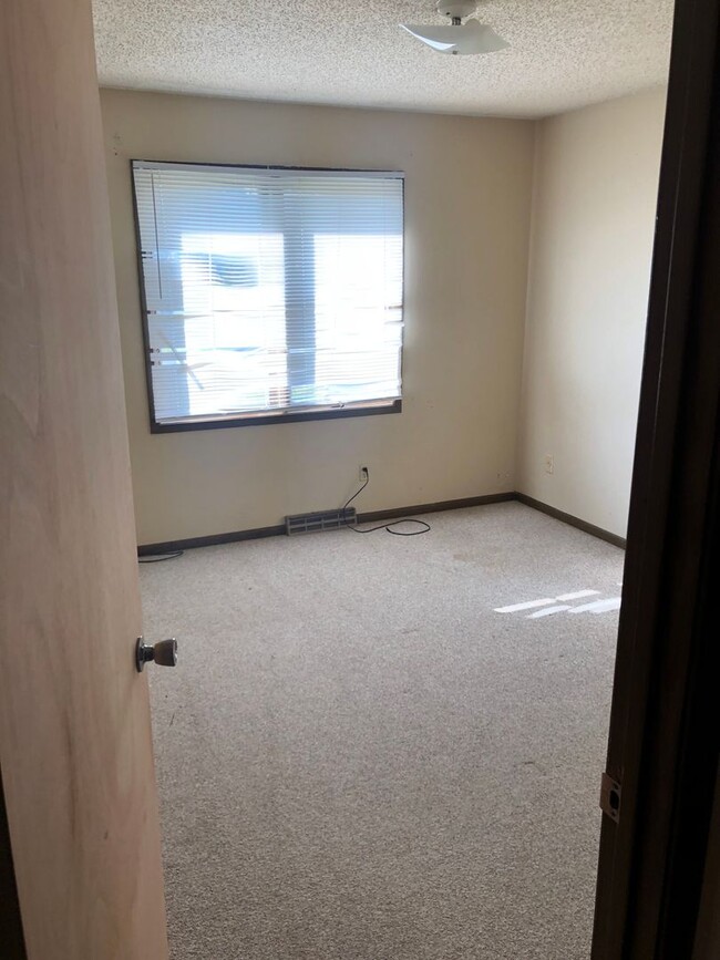 1139-1139 Oleson Rd in Waterloo, IA - Building Photo - Building Photo